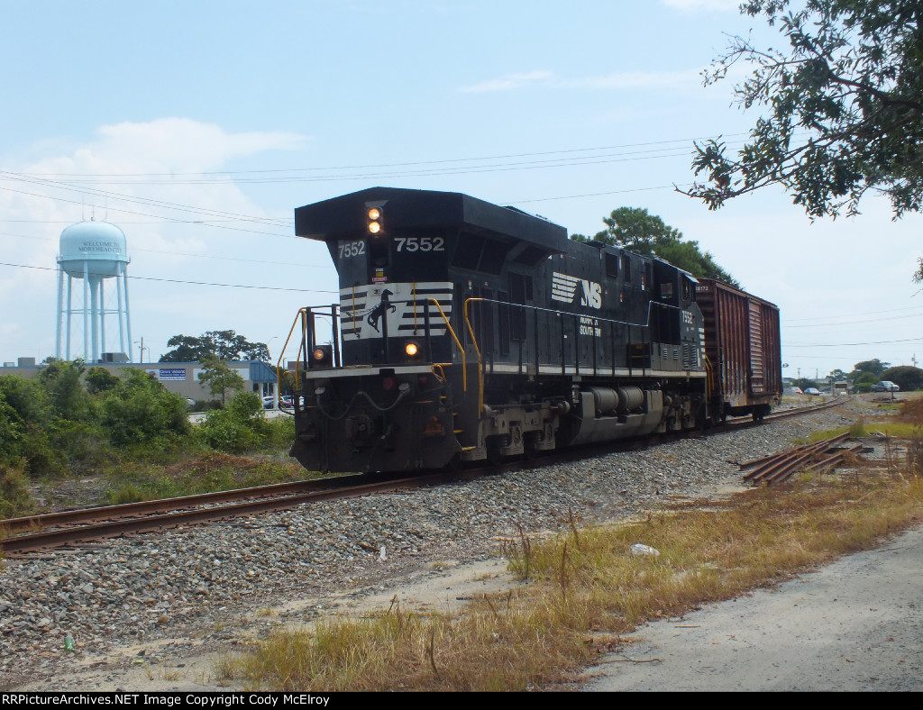 NS E16 crosses U.S. 70 in Morehead City