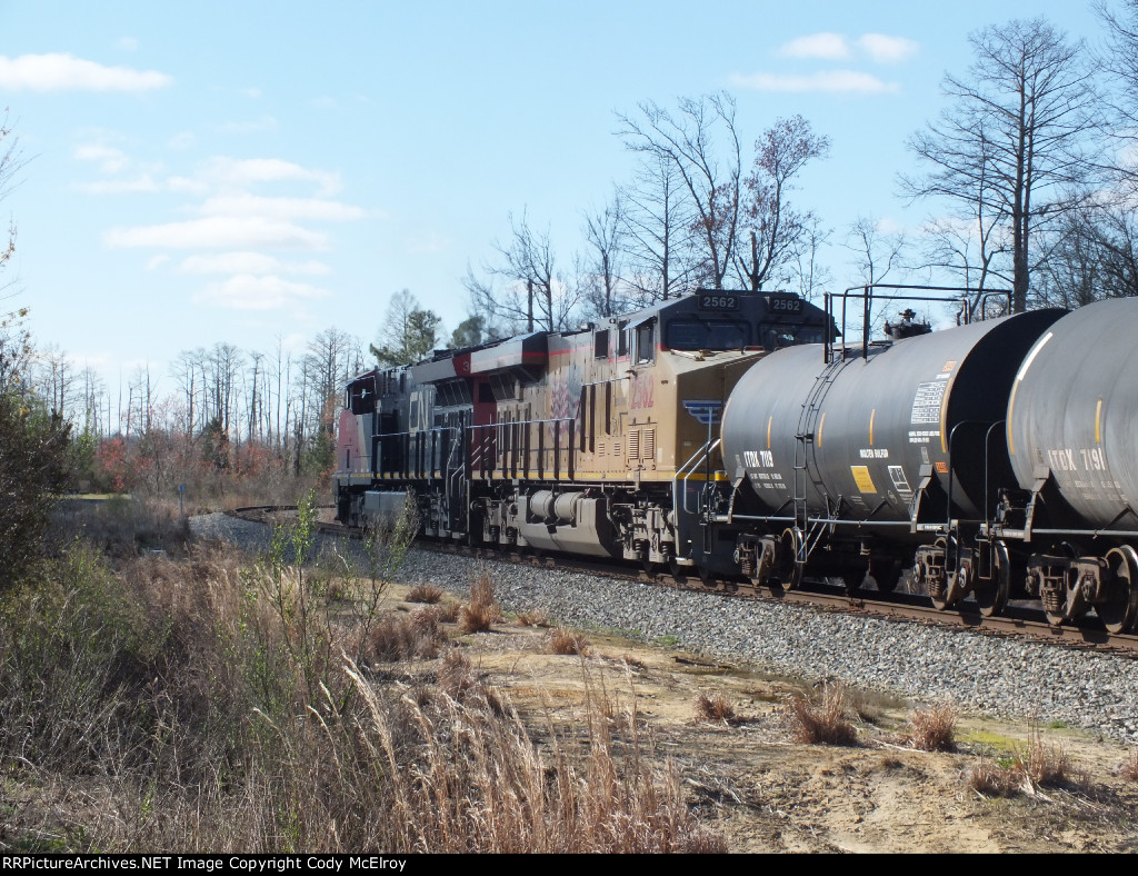 NS E52 heads for PCS on the WL line