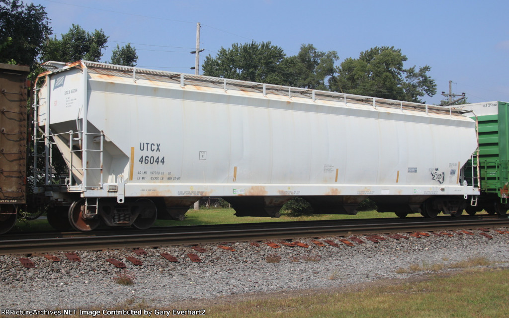 UTCX 46044 - Union Tank Car Co