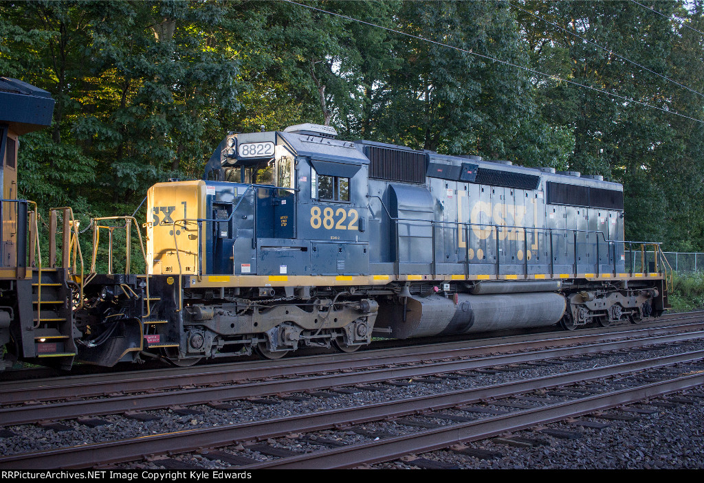 CSX SD40-2 #8822 on Q404