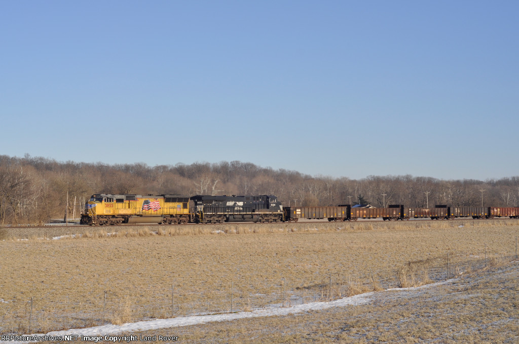 UP 3855 On NS 61 C Westbound 
