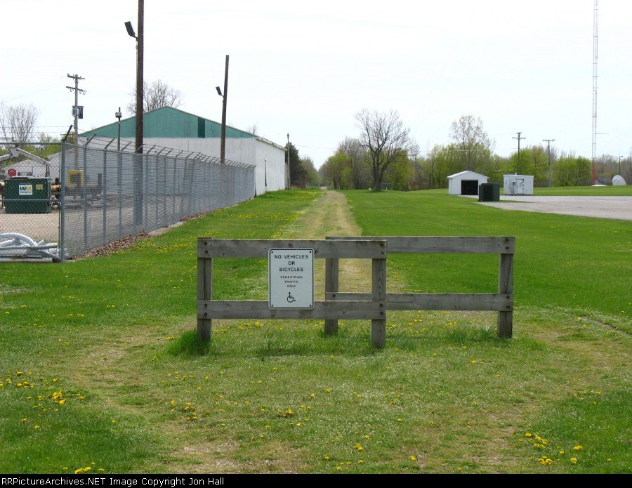 Southward from Garfield Ave along the section now used as a trail