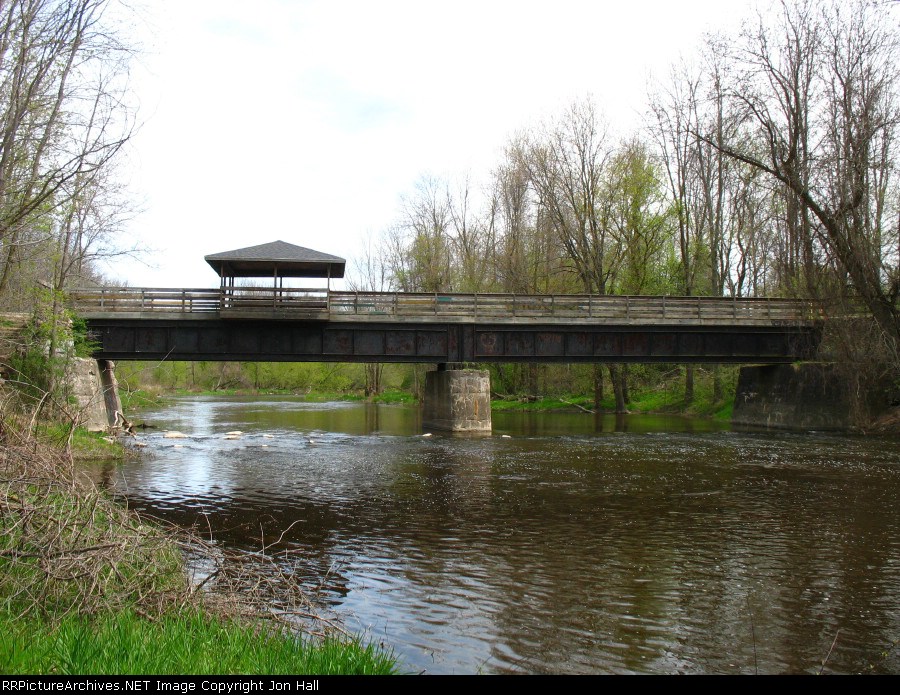 West side of the Cass River bridge