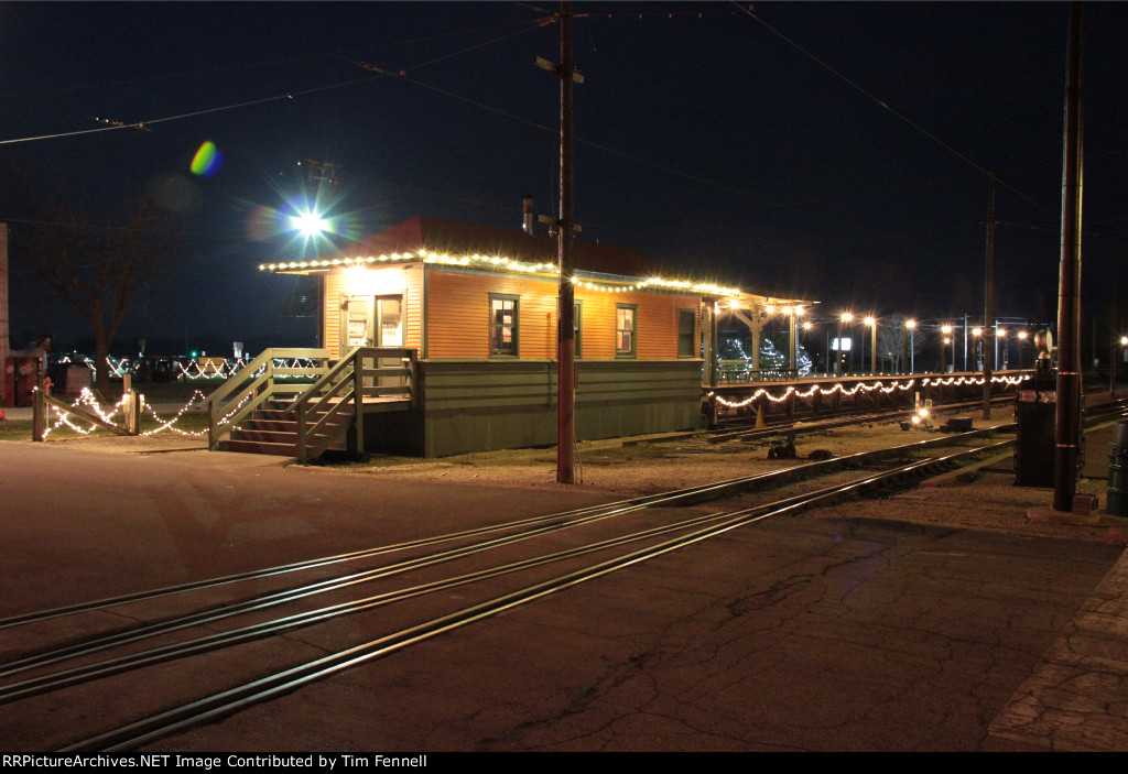 50th Ave Decorated for the Happy Holiday Railway Event