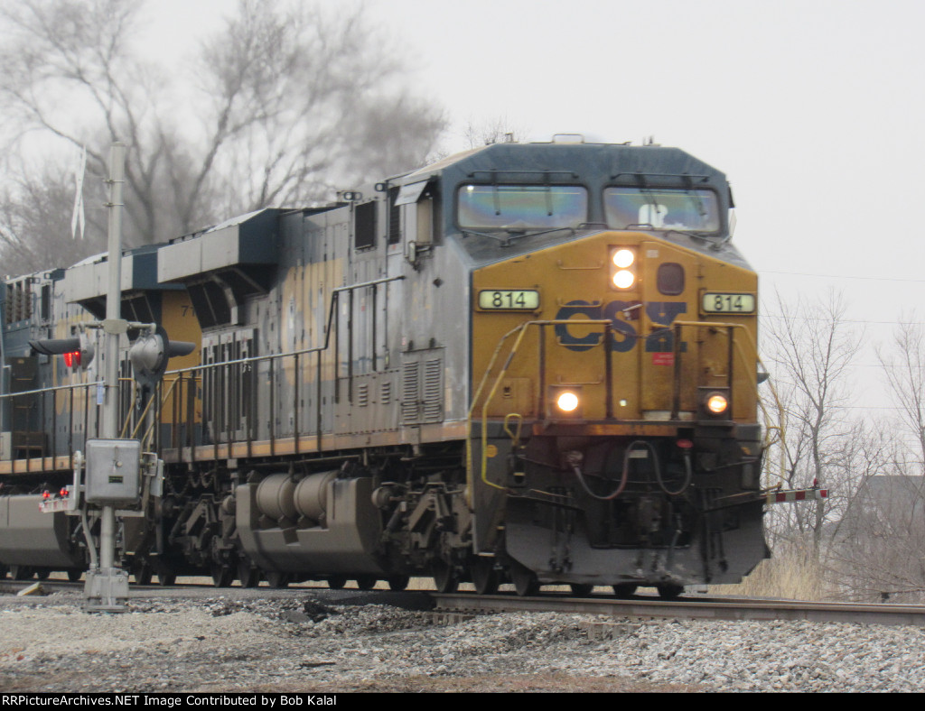 CSX 814 & CSX 711 heading South