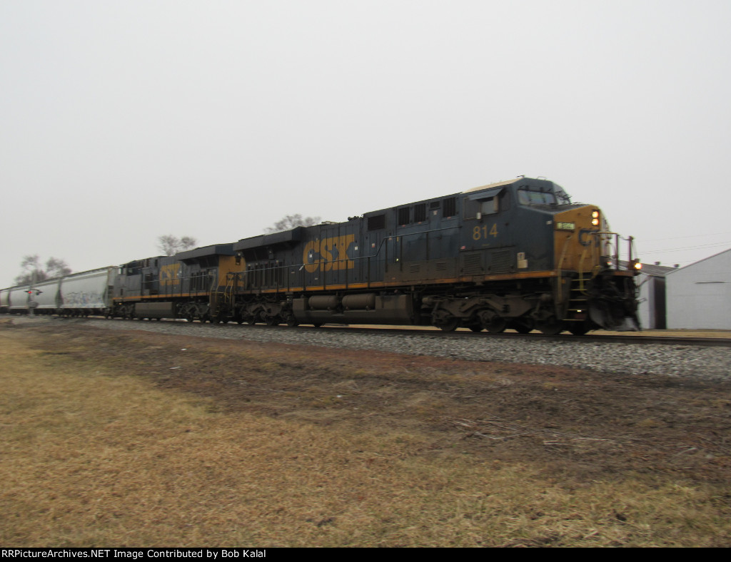 CSX 814 & CSX 711 heading South