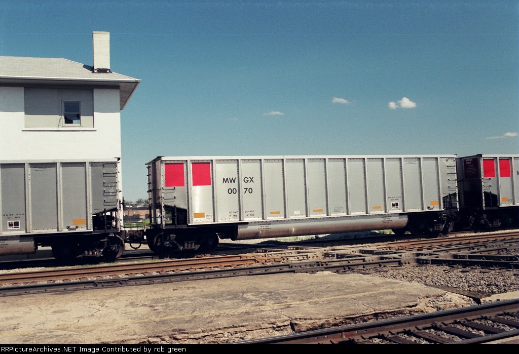 MWGX 70