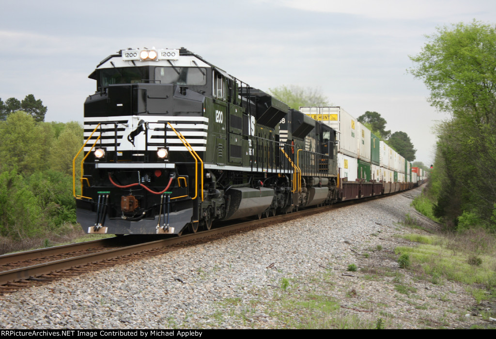NS 1200 leads a fast rolling stack train south towards Chatt.