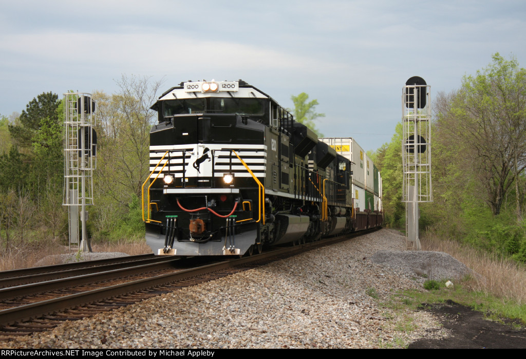 NS 1200 leads a fast stack by Sale Creek.