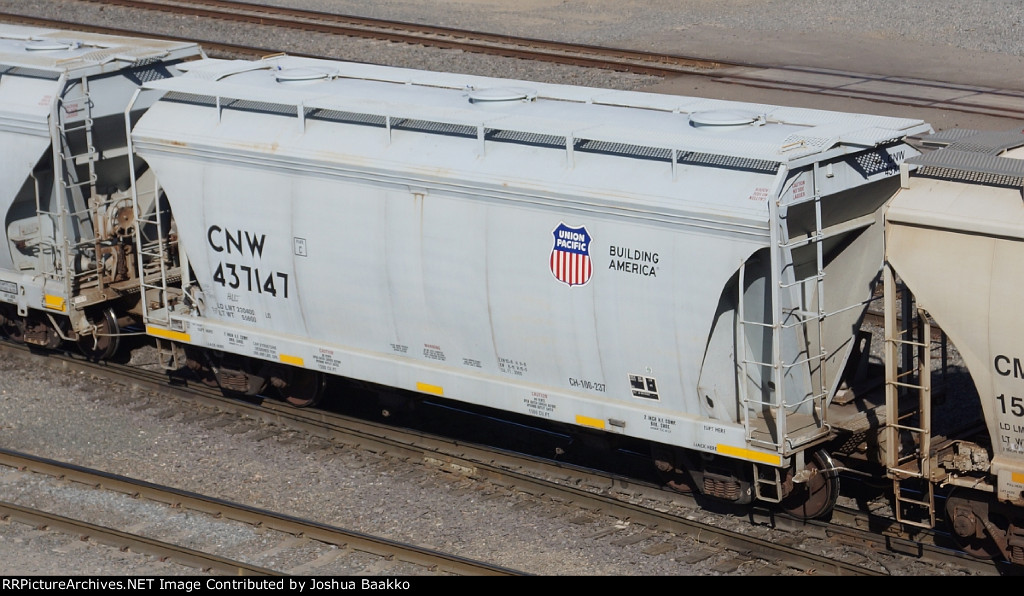 CNW 437147