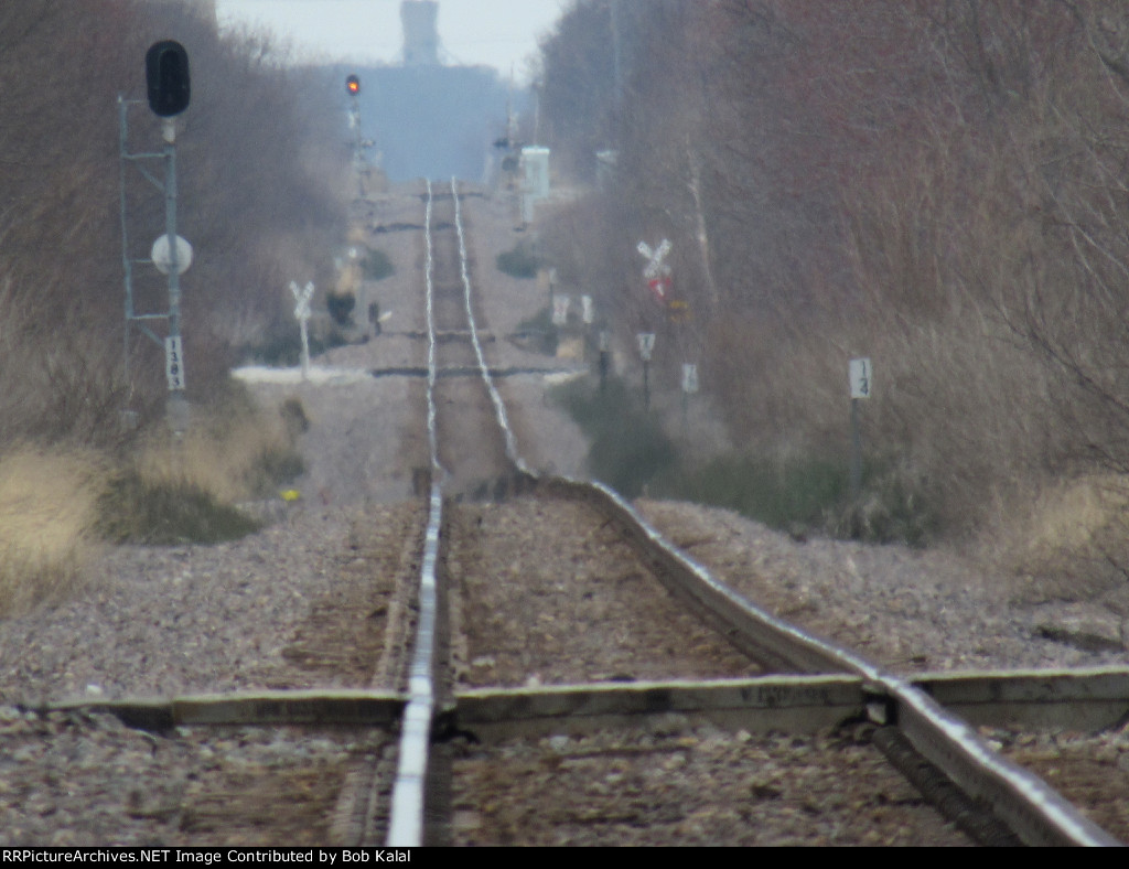 Cnty Rd 500 N Looking way down the tracks South