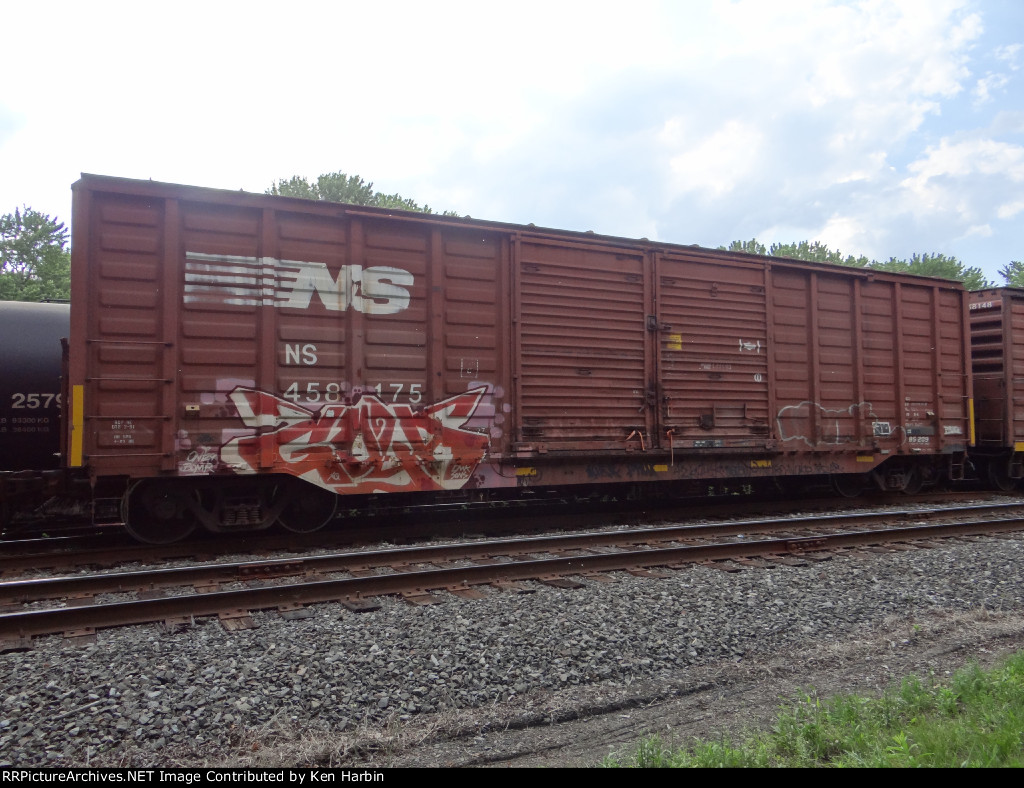 NS 458175
