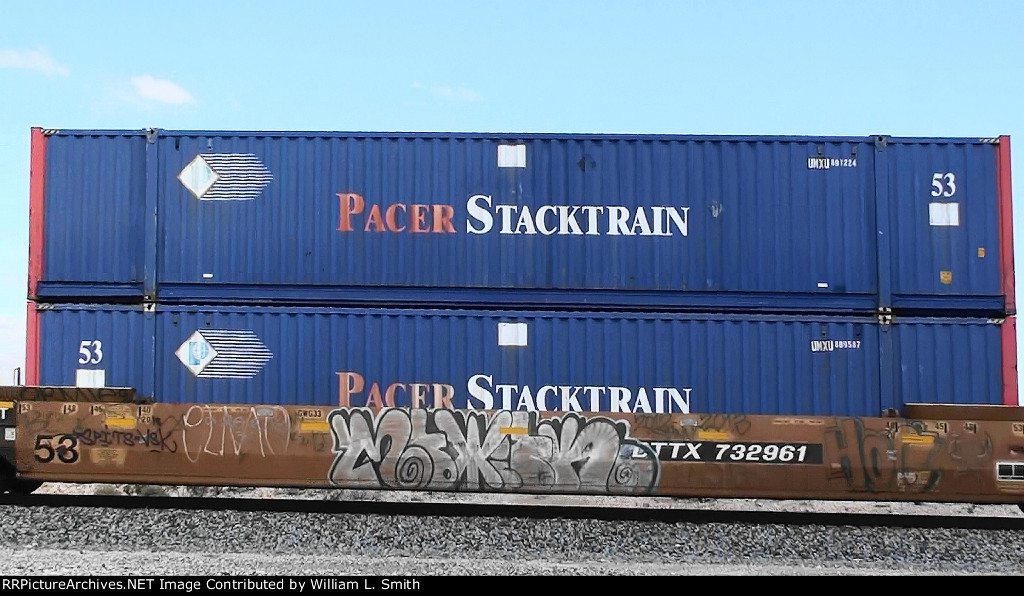 EB Intermodal Frts at Erie NV -86