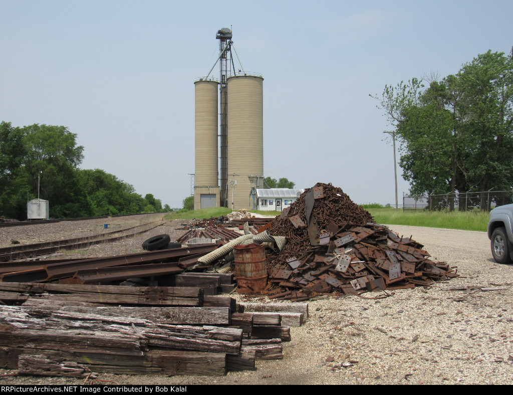 Grain Elevator & UP Track Accesories