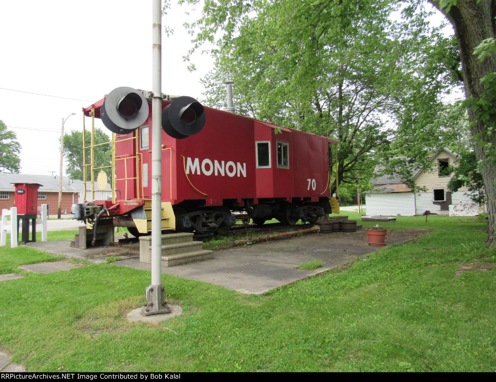 Chicago Attica & Southern  96 Monon 70 EX  Louisville & Nashville 6233 Caboose