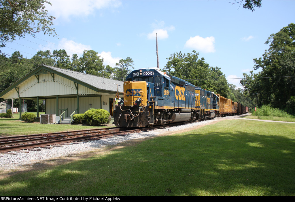 Coming by the old Metcalf depot...