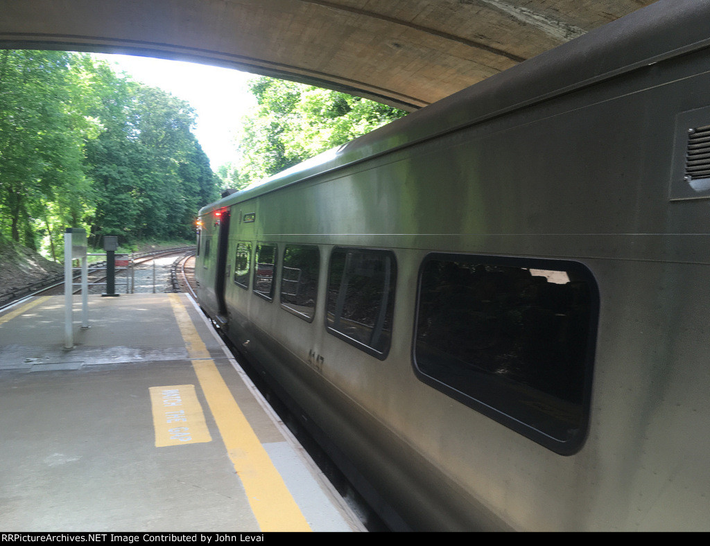 Valhalla Stationlooking north