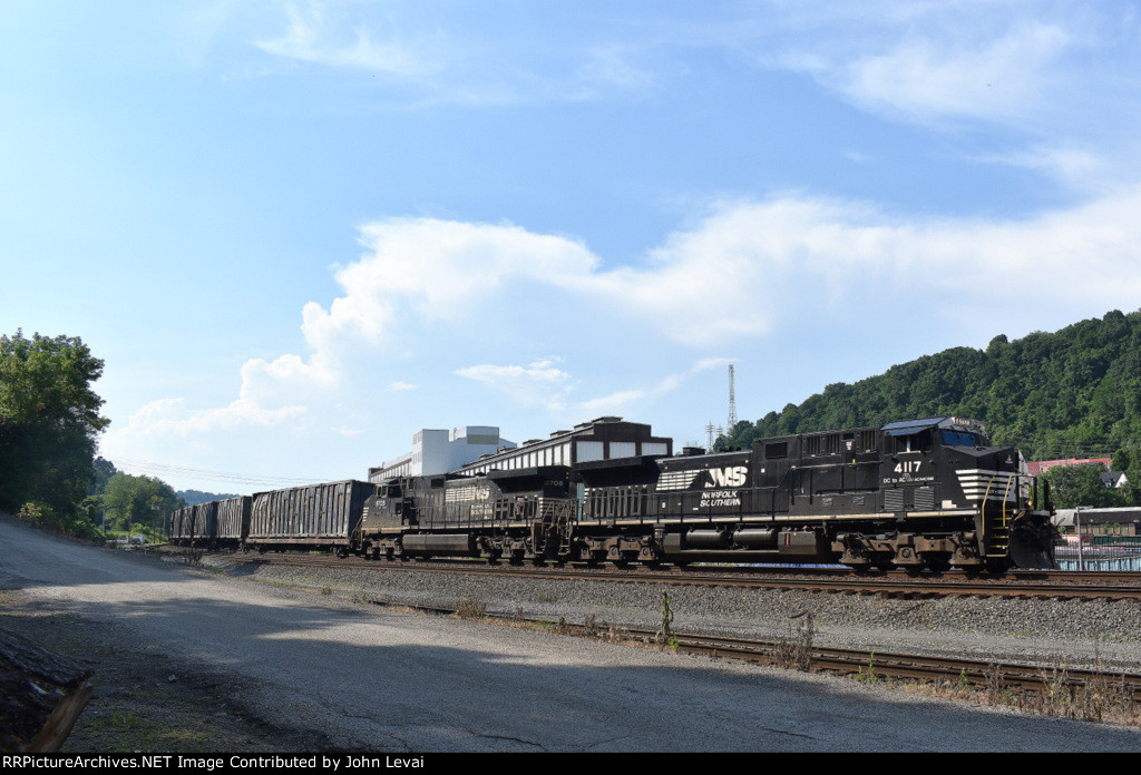 Eastbound NS Freight