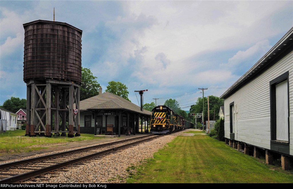 Southbound quarry train past the ex-B&M station in Union