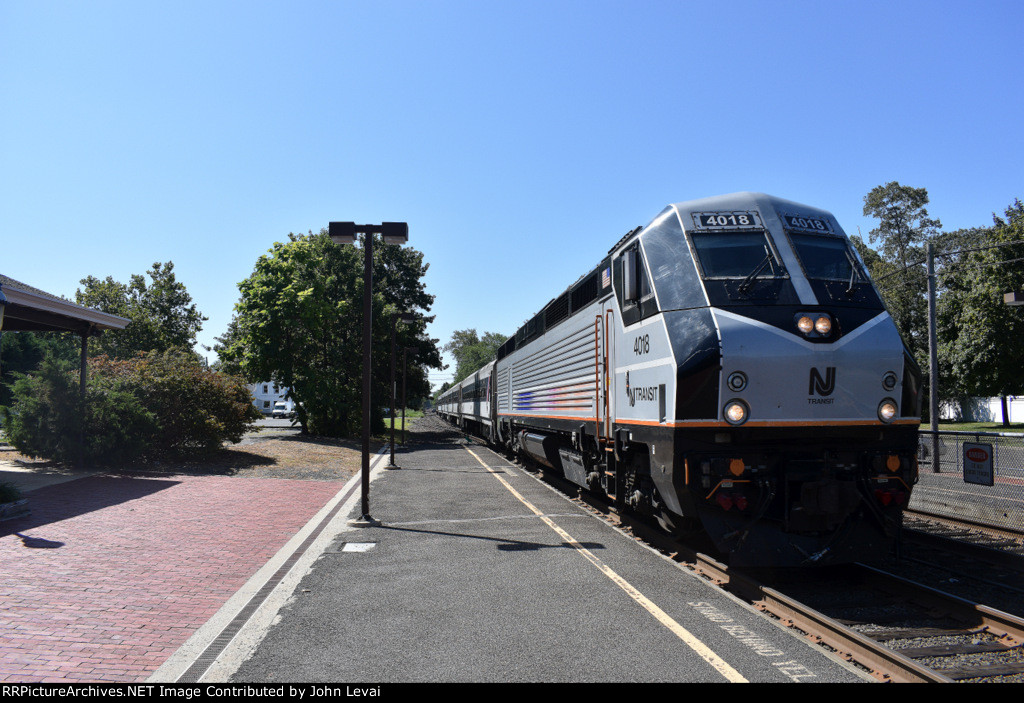 NJT Train # 4732, with PL42 and Comet Set, arrives into Spring Lake Station.