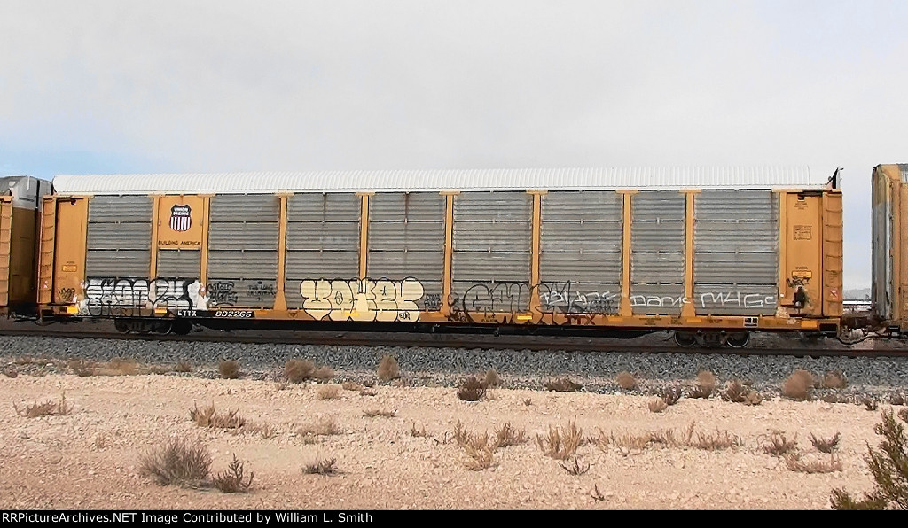 WB Unit Vehicular Flat Car Frt at Erie NV -14