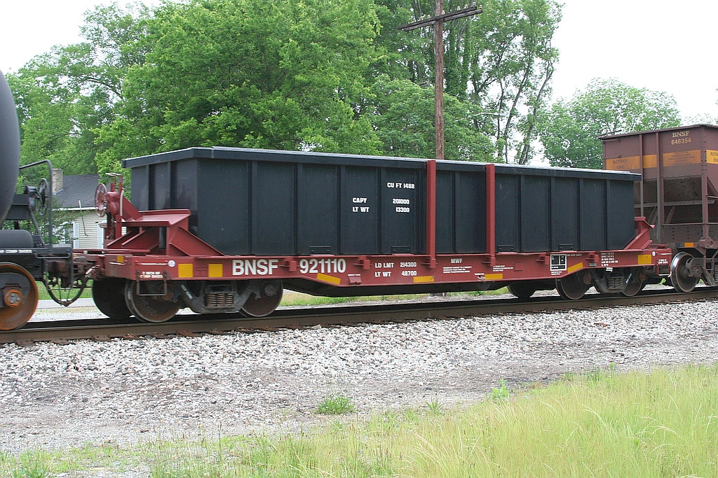 BNSF 921110 with unknown load