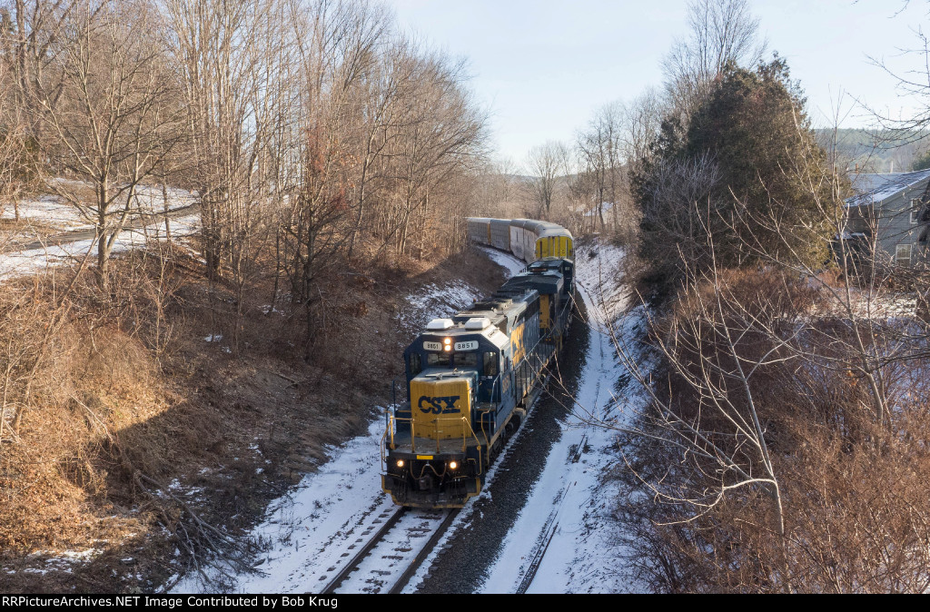 CSX 8851 leads westbound auto racks at East Chatham, NY