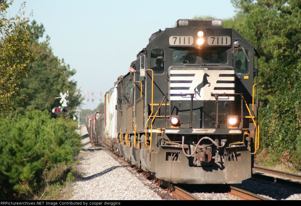 7111 slowing down for CSX trackworkers and the State Fair