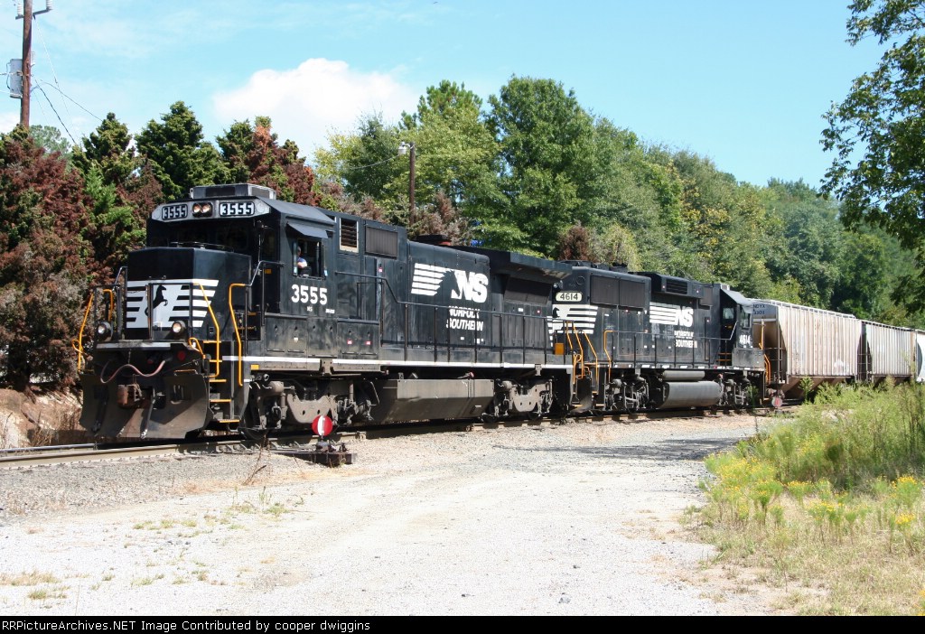 7AM leaves the yard with a nice duo