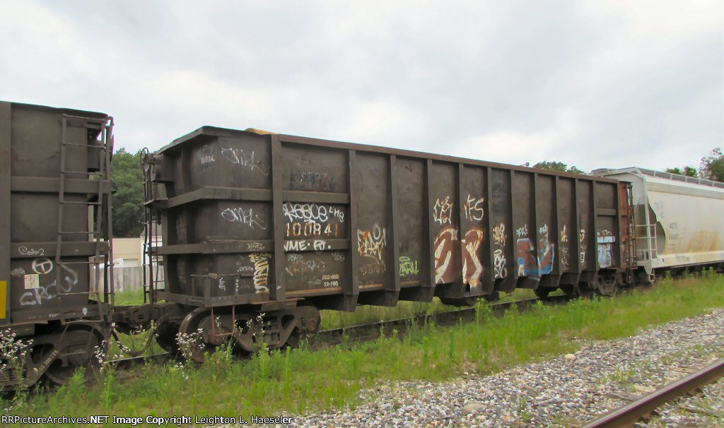 SSEX 100841 (ex-JTSX 100841, ex-SATX 5043) loaded