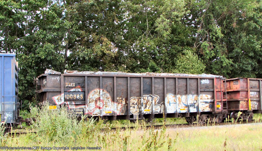SSEX 100885 (ex-JTSX 100885, ex-SATX 6096) loaded