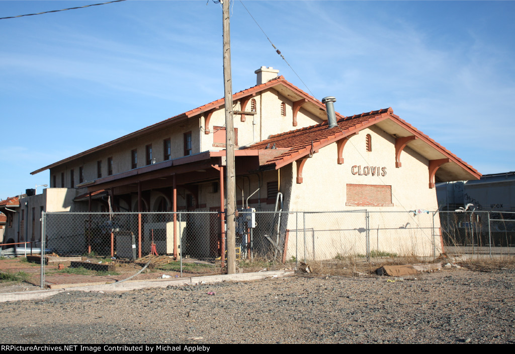 Another photo of Clovis depot.