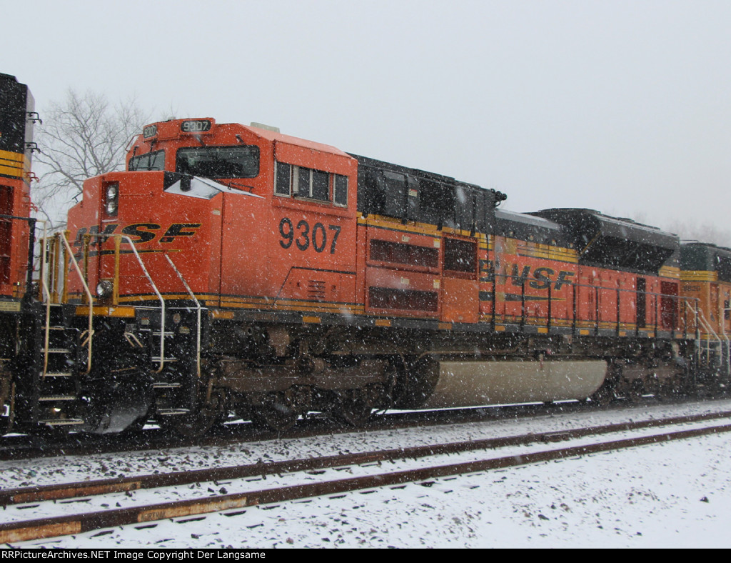 BNSF 9307
