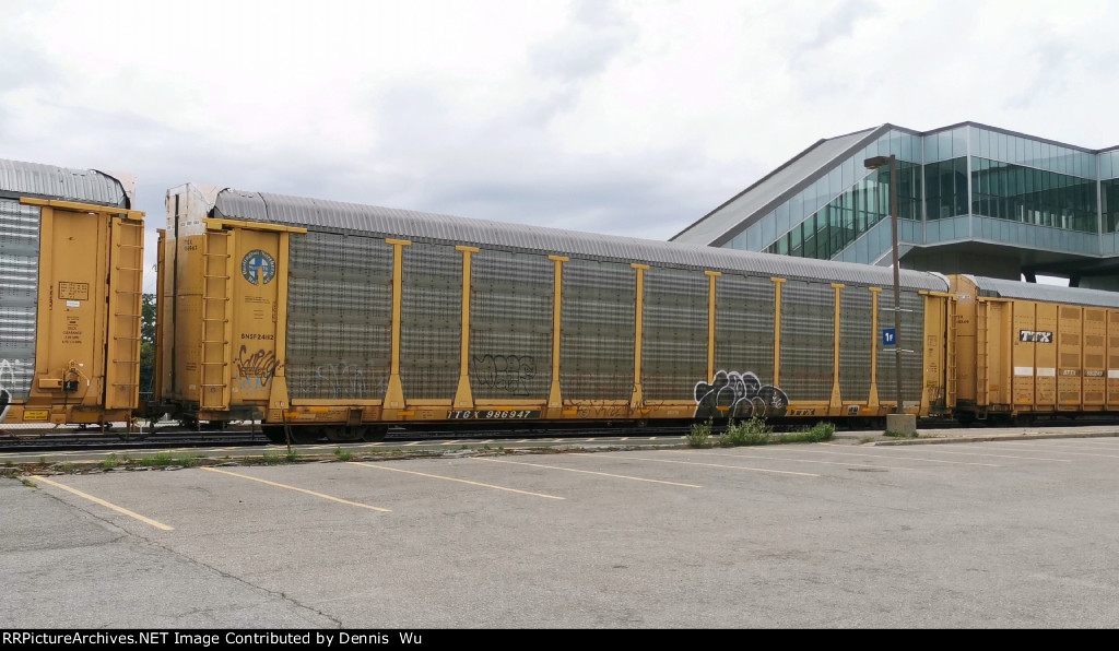 BNSF 24112 (Body) TTGX 986947 (Flat)