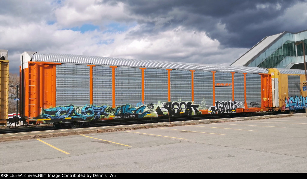 BNSF 25754 (Body) BNSF 303185 (Flat)