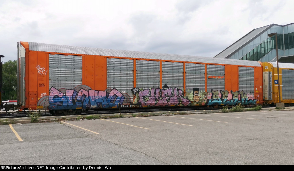 BNSF 28557 (Body) TTGX 694796 (Flat)