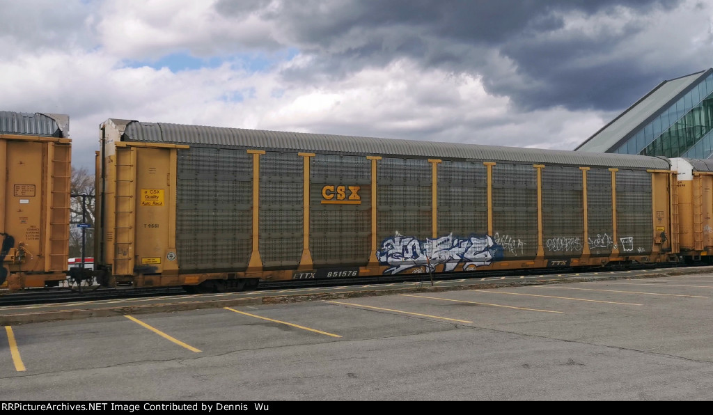 CSX T9551 (Body) ETTX 851576 (Flat)
