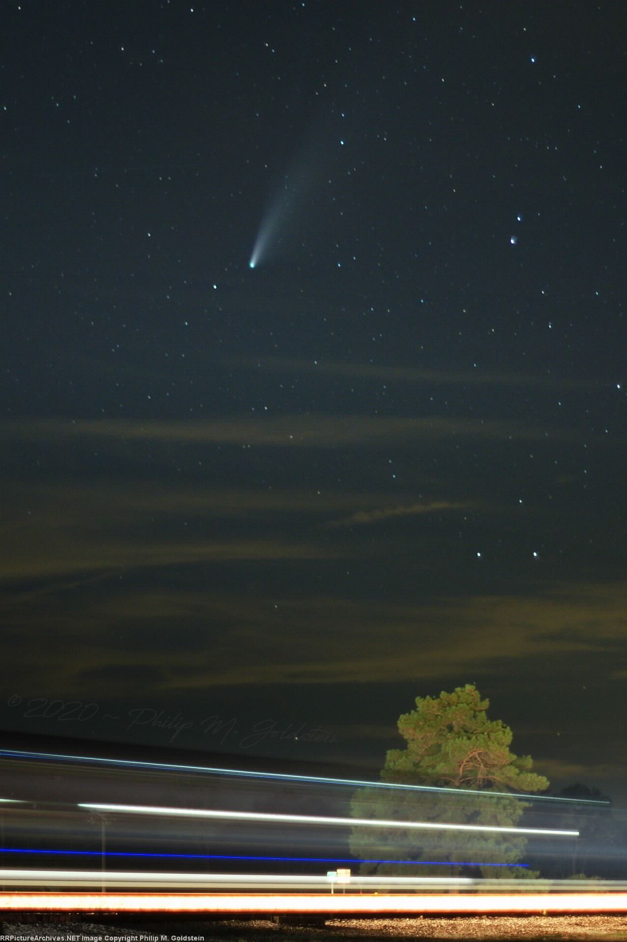 The H-LALTEA creeps north to hold on the main just short of NSS Flynn to wait for the TEAAMY