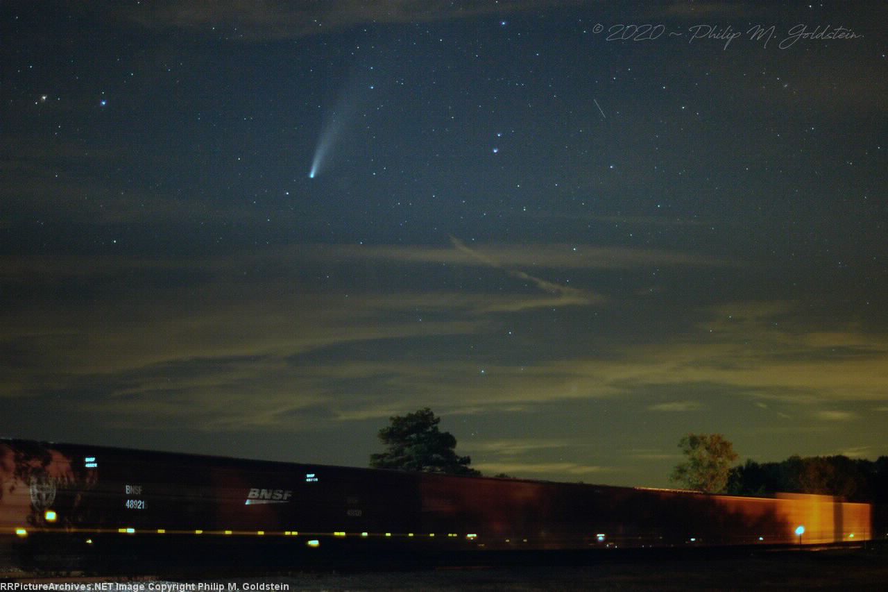 H-TEAAMY creeps south on the Flynn siding to pass the LALTEA)