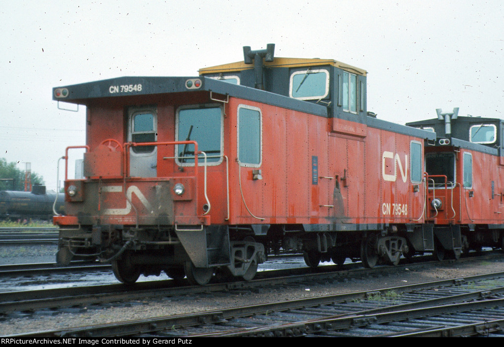 Caboose or van #79548