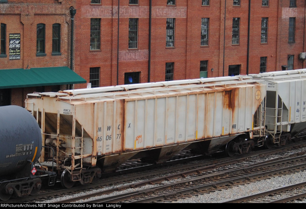 460677