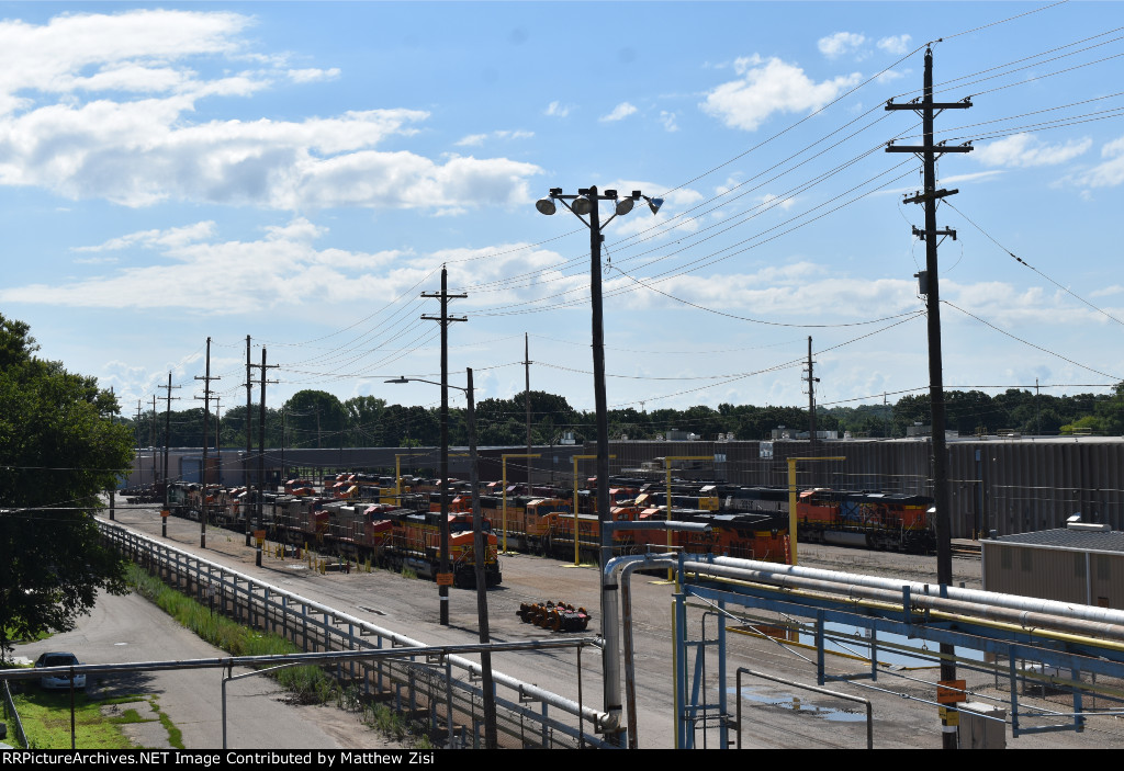 BNSF 5487 795 6621 58 8953 2904 2200 2229 1028 HLCX 3886 BNSF 7776 9827