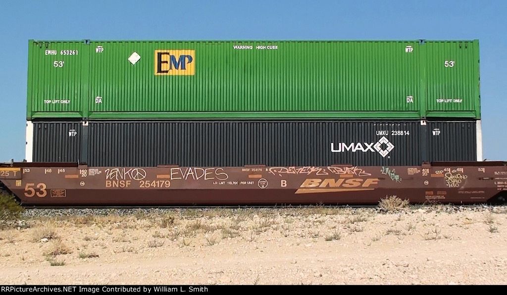 WB Stack Frt at Erie NV W mid trn slv -86