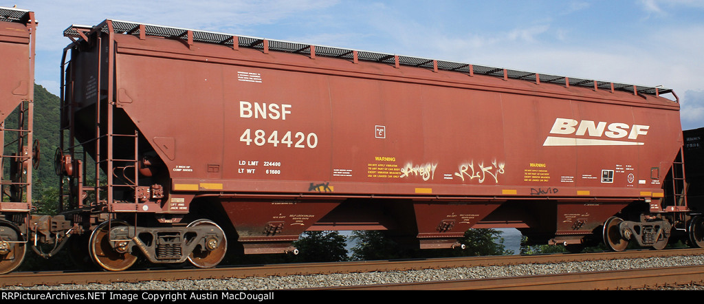 BNSF 484420