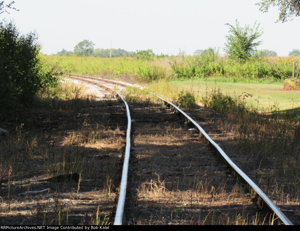 Cuba Il. 97 1st St KJR Crossing looking west