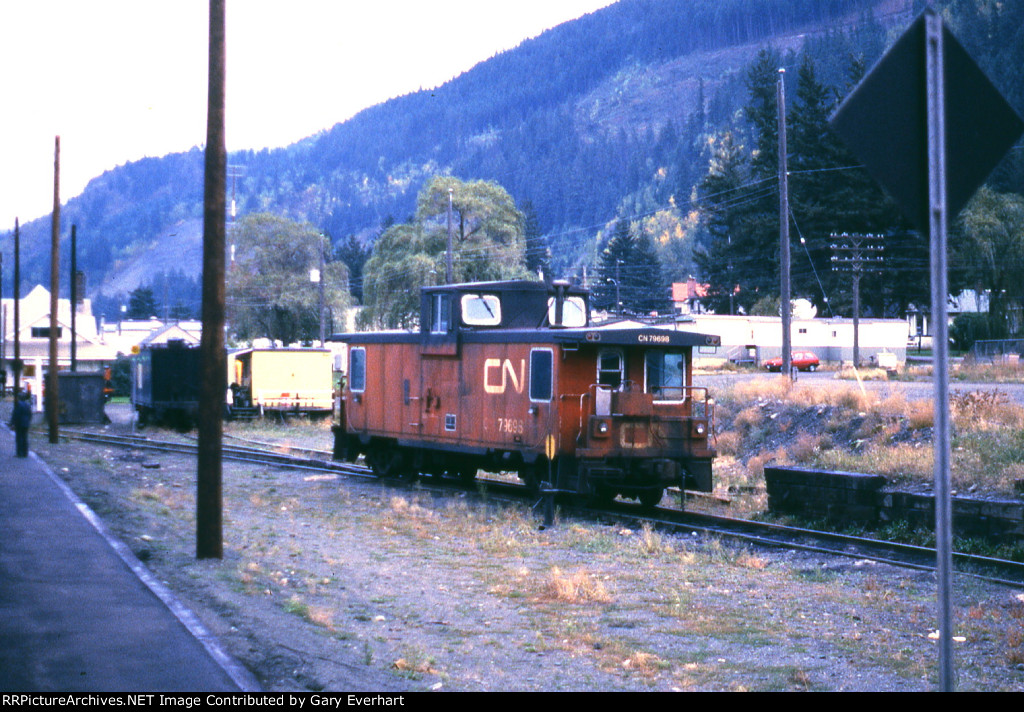 CN Caboose #79698