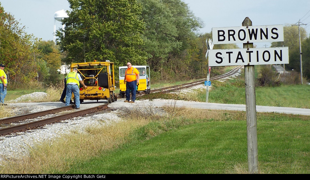 Frosty turns his speeder at Browns Station