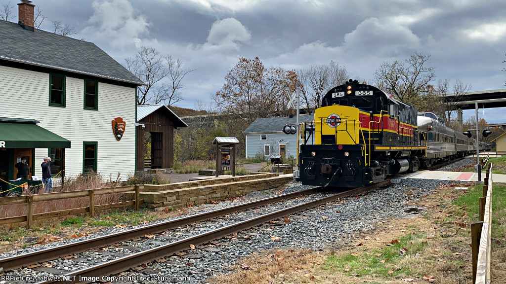 CVSR 365 now leads the train back to Cleveland.