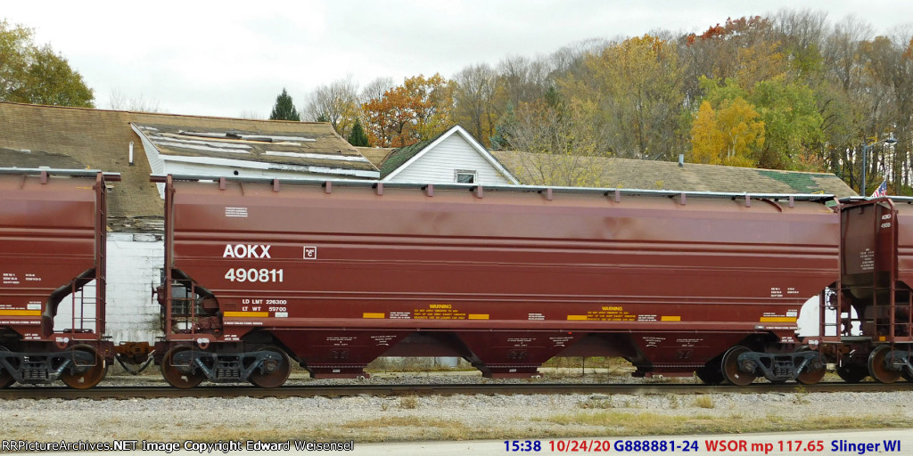 G888-81-24 grain loaded on the WSOR heads thru the Slinger interlocking to the CN mainline