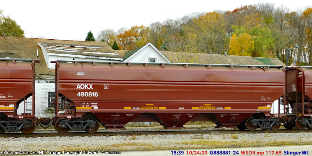 G888-81-24 grain loaded on the WSOR heads thru the Slinger interlocking to the CN mainline